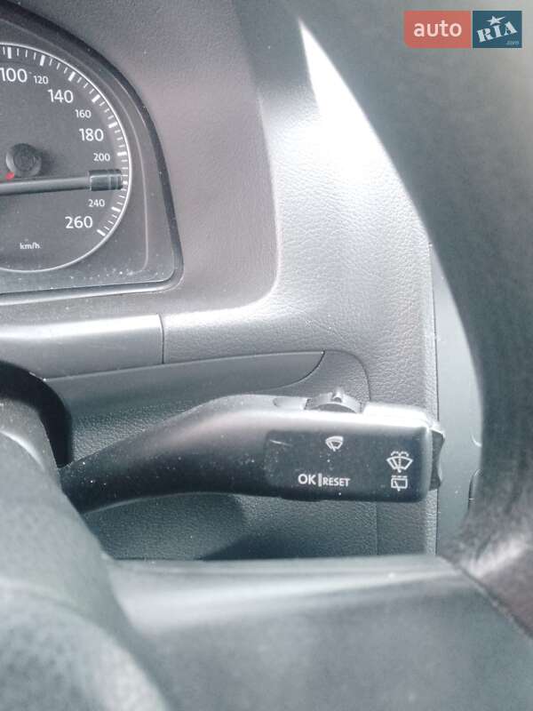 Минивэн Volkswagen Touran 2003 в Полонном