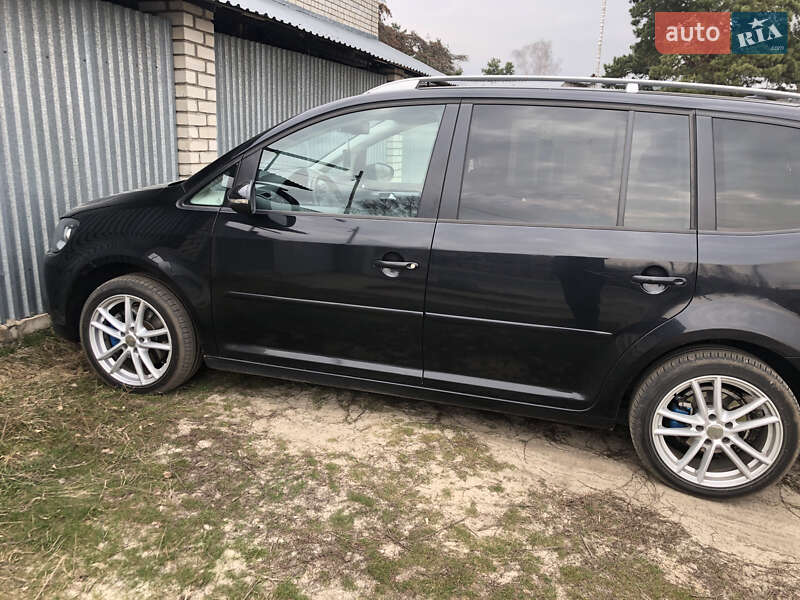 Минивэн Volkswagen Touran 2012 в Харькове