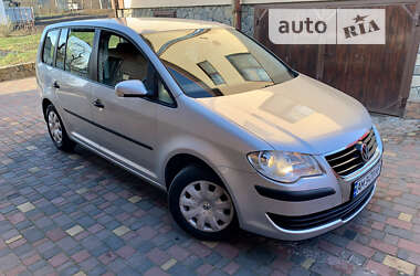 Минивэн Volkswagen Touran 2007 в Звягеле