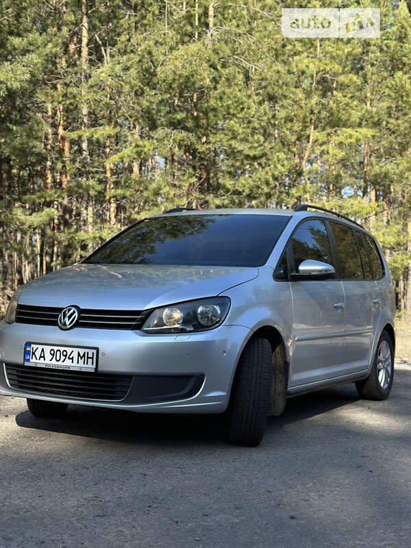 Минивэн Volkswagen Touran 2012 в Харькове