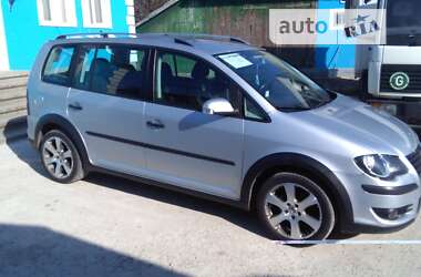 Мінівен Volkswagen Touran 2008 в Чернівцях