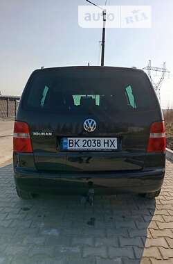Минивэн Volkswagen Touran 2006 в Ровно