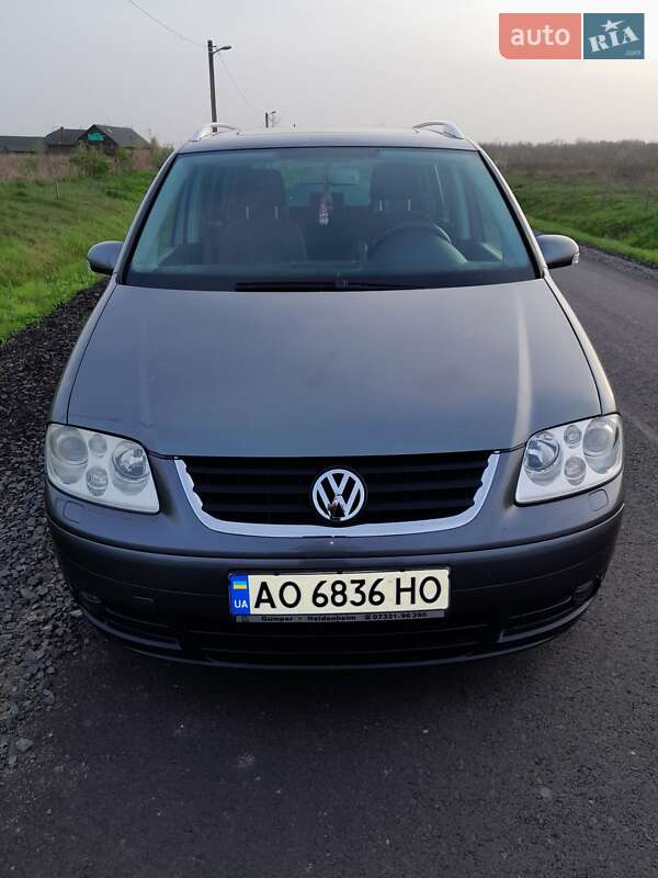 Минивэн Volkswagen Touran 2005 в Мукачево