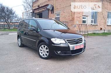 Мінівен Volkswagen Touran 2010 в Верхньодніпровську