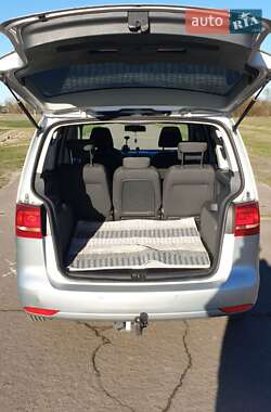 Минивэн Volkswagen Touran 2012 в 