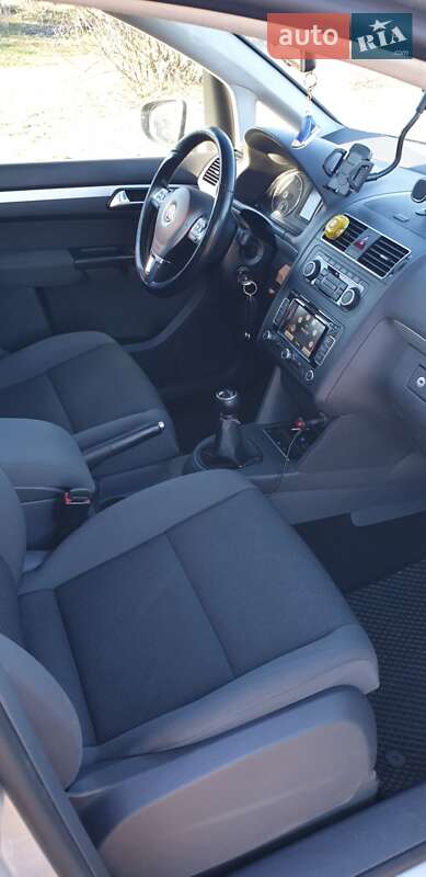 Мінівен Volkswagen Touran 2012 в Сарнах