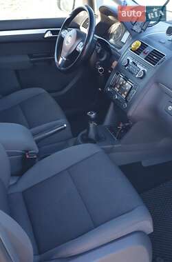 Минивэн Volkswagen Touran 2012 в 