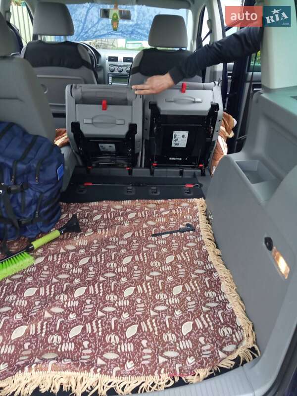 Мінівен Volkswagen Touran 2007 в Дубні