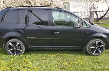 Минивэн Volkswagen Touran 2007 в Гусятине