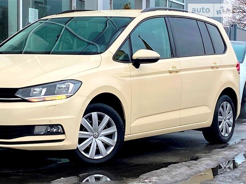 Микровэн Volkswagen Touran 2017 в Киеве