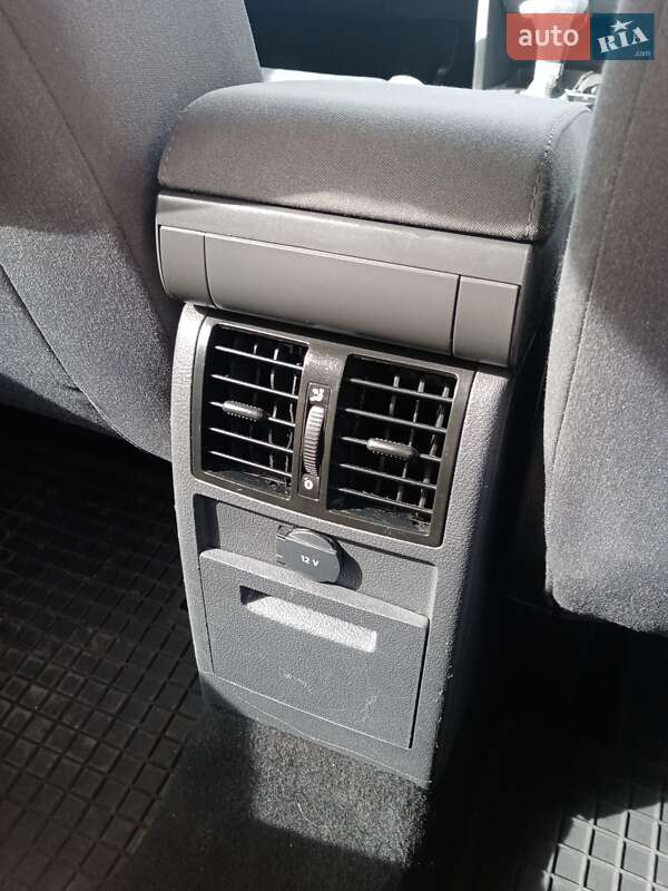 Минивэн Volkswagen Touran 2008 в Шептицькому