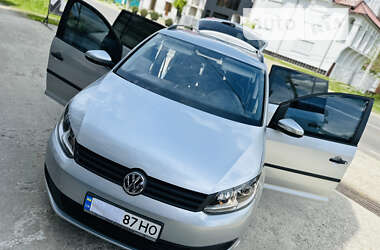 Мінівен Volkswagen Touran 2012 в Тячеві