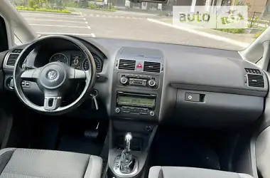 Volkswagen Touran 2011