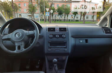 Минивэн Volkswagen Touran 2011 в Кривом Роге