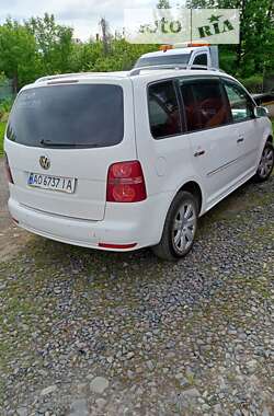 Минивэн Volkswagen Touran 2007 в Иршаве