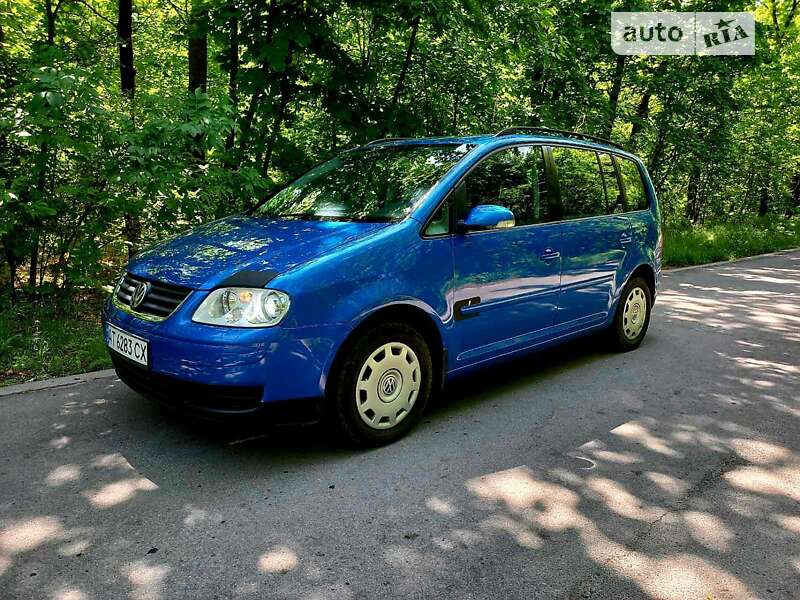 Мінівен Volkswagen Touran 2004 в Запоріжжі