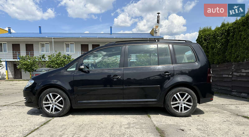 Минивэн Volkswagen Touran 2008 в Киеве