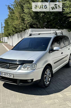 Минивэн Volkswagen Touran 2003 в Новомосковске