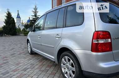 Мінівен Volkswagen Touran 2005 в Нововолинську