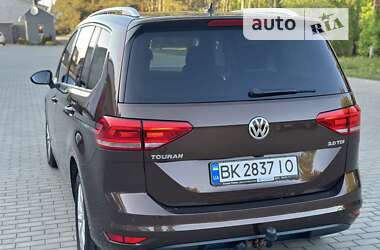 Микровэн Volkswagen Touran 2016 в Ровно