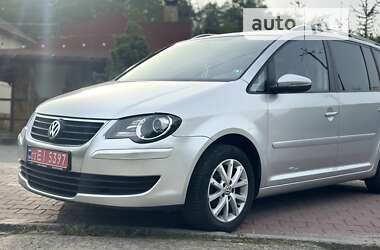 Минивэн Volkswagen Touran 2010 в Шепетовке