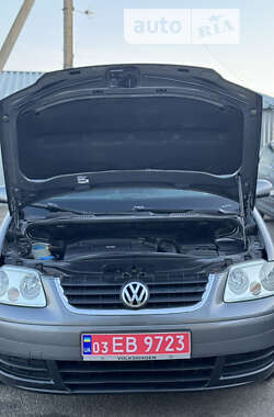 Минивэн Volkswagen Touran 2006 в Березане