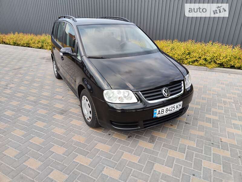 Минивэн Volkswagen Touran 2006 в Запорожье