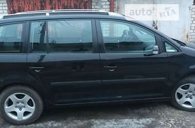 Минивэн Volkswagen Touran 2004 в Николаеве