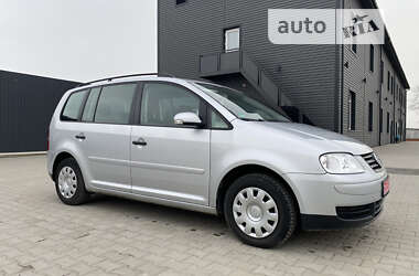 Минивэн Volkswagen Touran 2004 в Сарнах