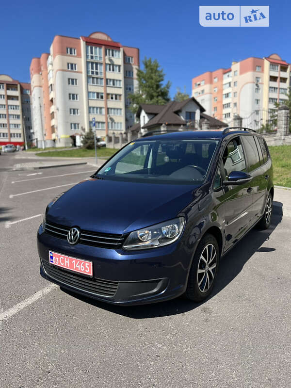 Минивэн Volkswagen Touran 2015 в Ровно