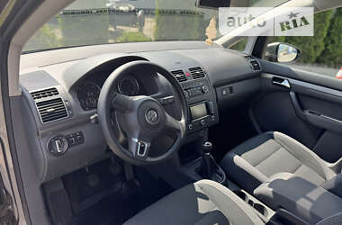 Мінівен Volkswagen Touran 2011 в Сарнах