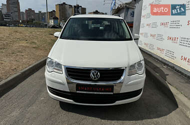 Минивэн Volkswagen Touran 2008 в Киеве