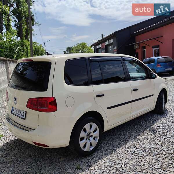 Минивэн Volkswagen Touran 2015 в Ивано-Франковске