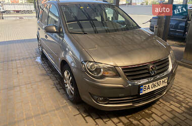 Минивэн Volkswagen Touran 2009 в Александрие