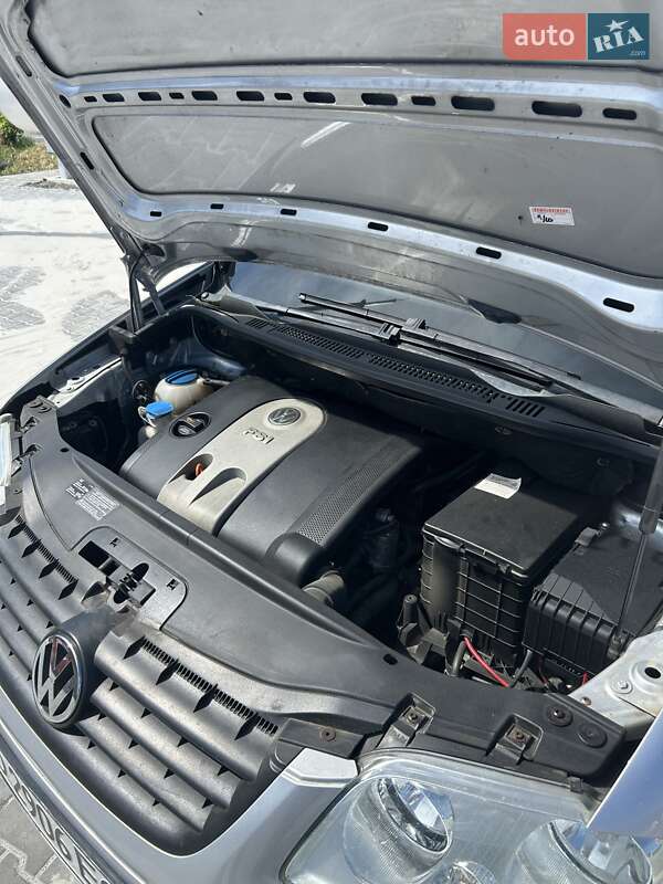 Мінівен Volkswagen Touran 2004 в Підгайцях