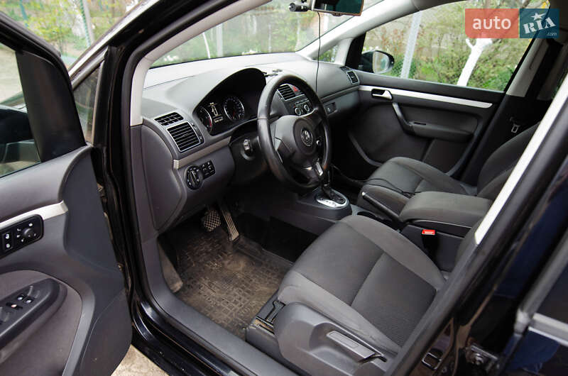 Мінівен Volkswagen Touran 2014 в Одесі