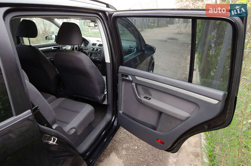 Мінівен Volkswagen Touran 2014 в Одесі