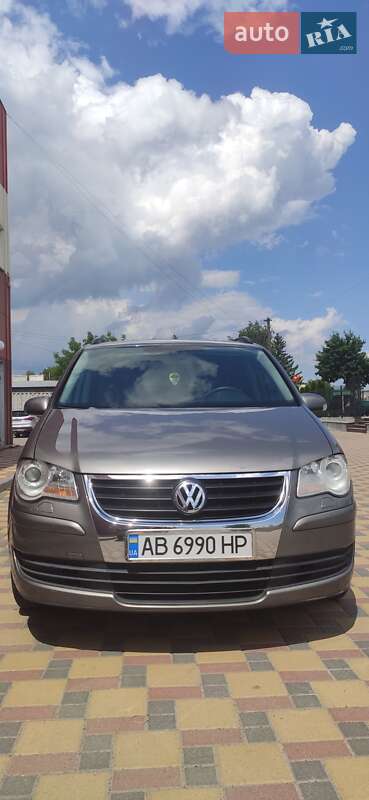 Минивэн Volkswagen Touran 2009 в Гайсине