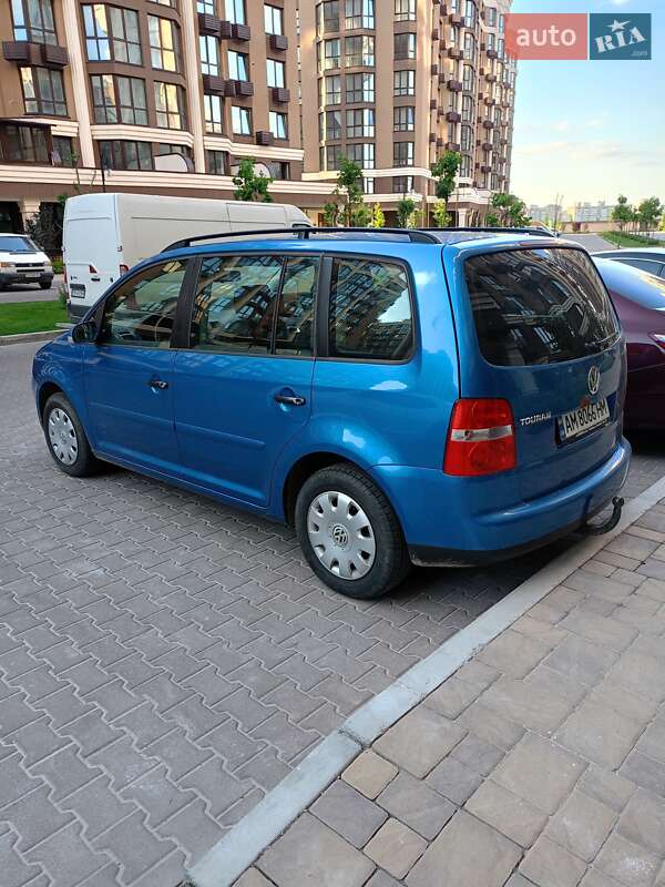 Минивэн Volkswagen Touran 2005 в Олевске