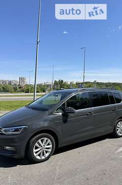 Микровэн Volkswagen Touran 2016 в Виннице