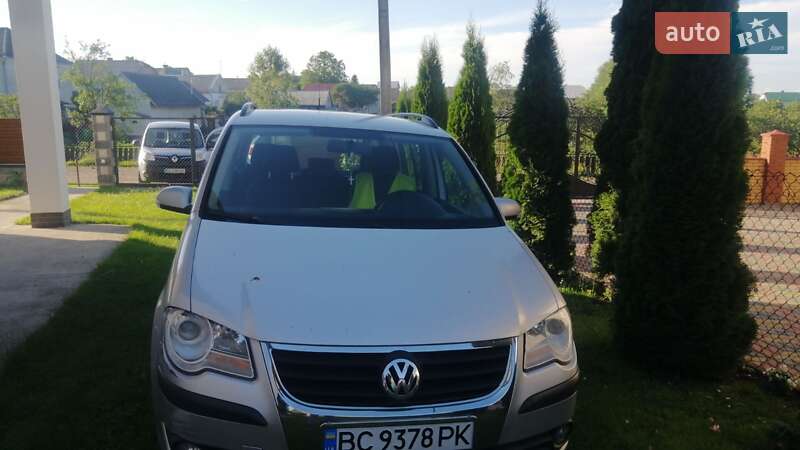 Мінівен Volkswagen Touran 2009 в Львові
