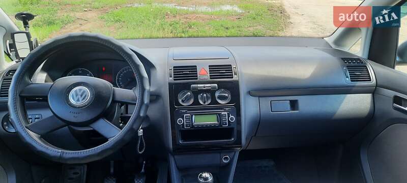 Минивэн Volkswagen Touran 2005 в Харькове