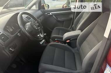 Минивэн Volkswagen Touran 2011 в Сокале