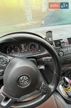 Минивэн Volkswagen Touran 2012 в 