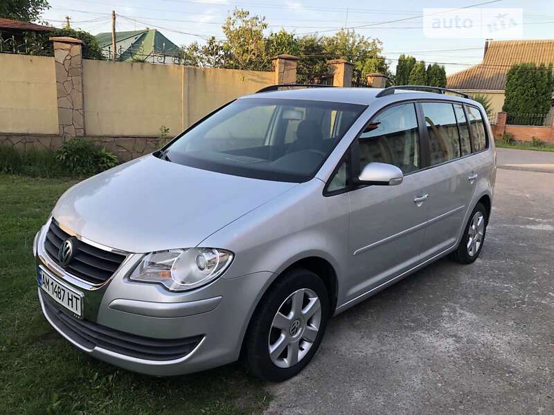 Мінівен Volkswagen Touran 2007 в Житомирі