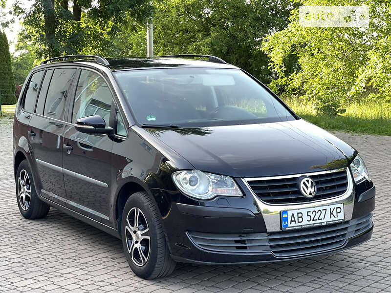 Мінівен Volkswagen Touran 2009 в Вінниці