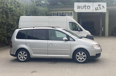 Минивэн Volkswagen Touran 2004 в Мостиске