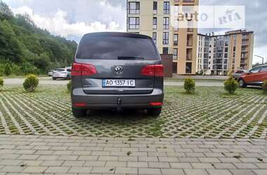 Минивэн Volkswagen Touran 2013 в Сваляве