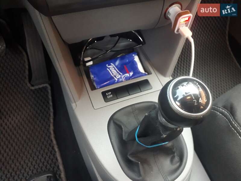 Минивэн Volkswagen Touran 2007 в Шишаки