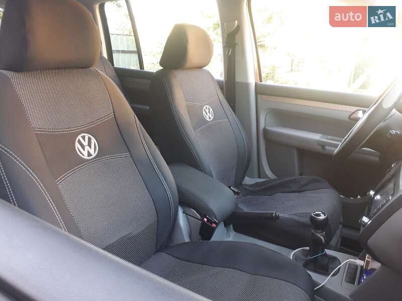 Минивэн Volkswagen Touran 2007 в Шишаки